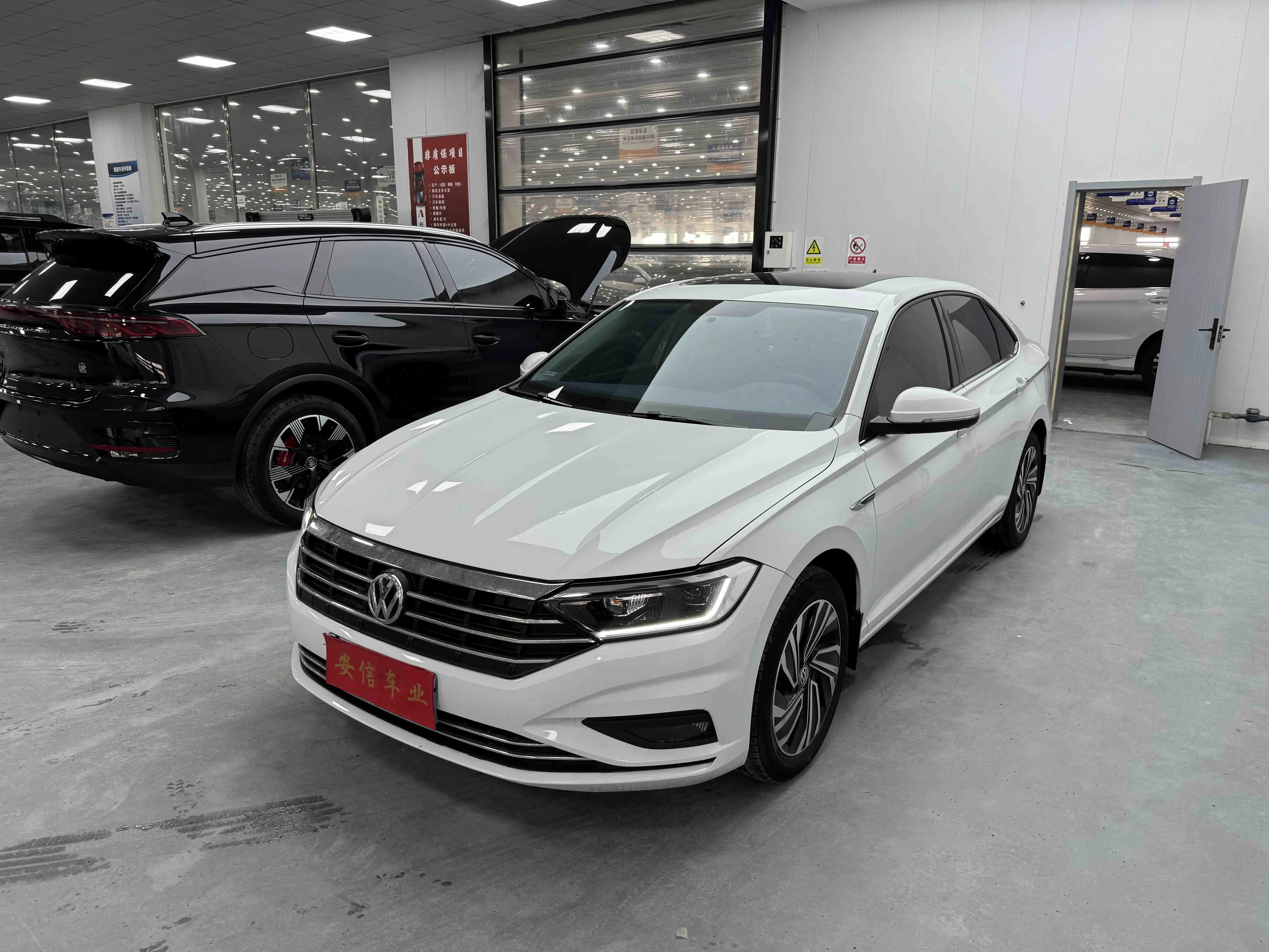 Volkswagen Sagitar  из Китая