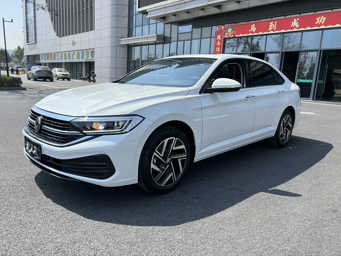 Volkswagen Sagitar  из Китая