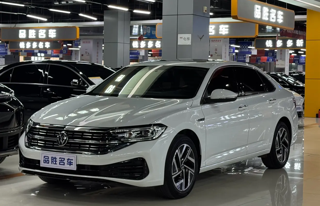 Volkswagen Sagitar  из Китая