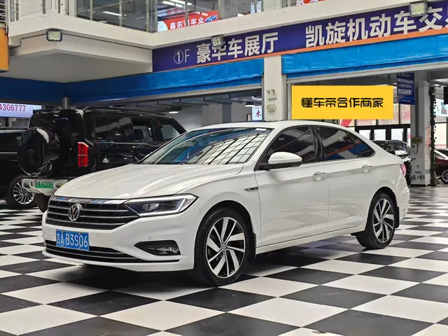 Volkswagen Sagitar  из Китая