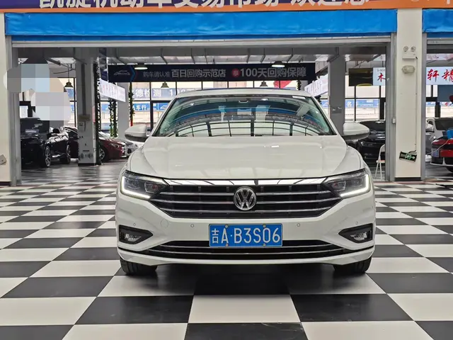 Volkswagen Sagitar  из Китая