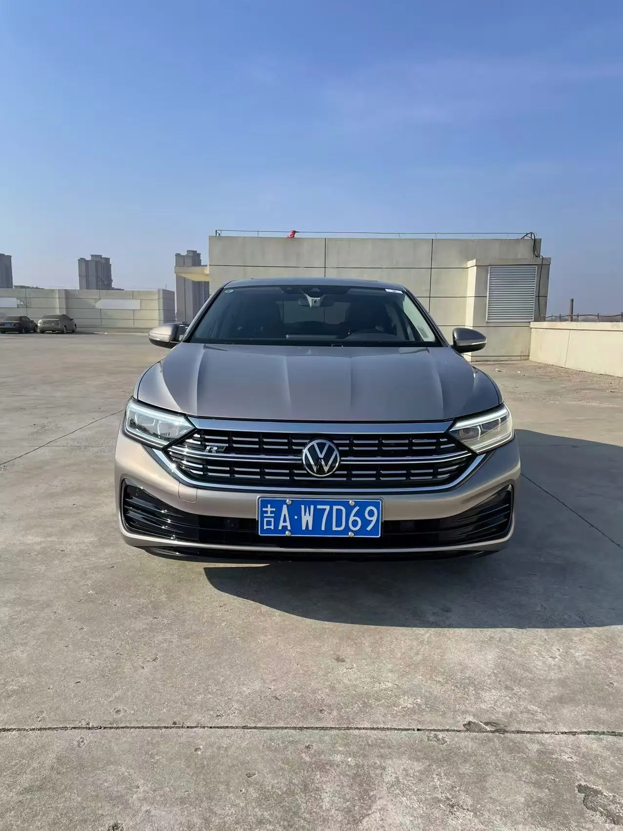 Volkswagen Sagitar  из Китая