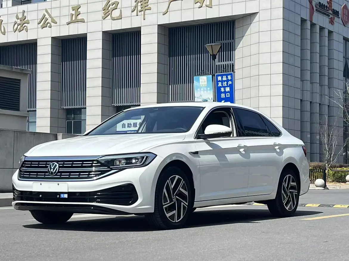 Volkswagen Sagitar  из Китая