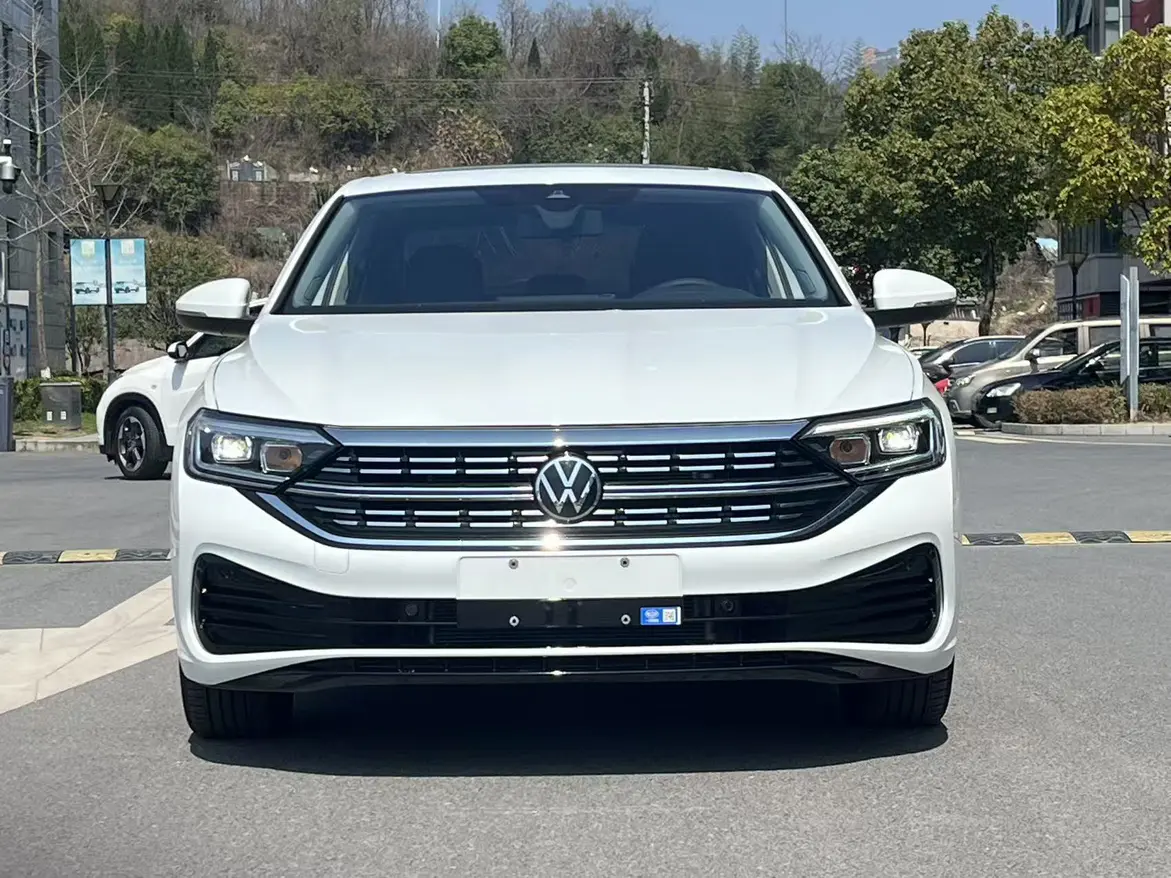 Volkswagen Sagitar  из Китая