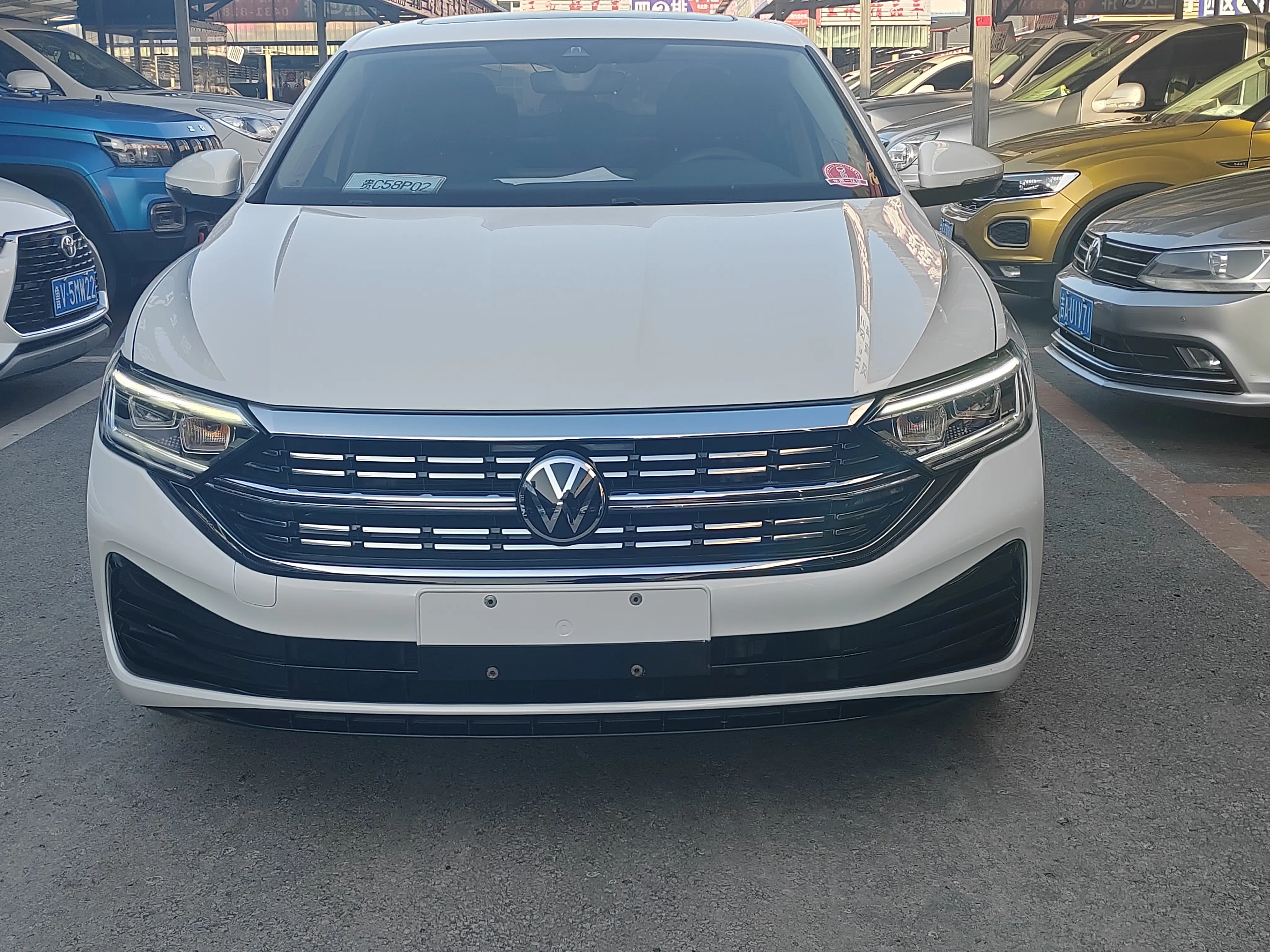 Volkswagen Sagitar  из Китая