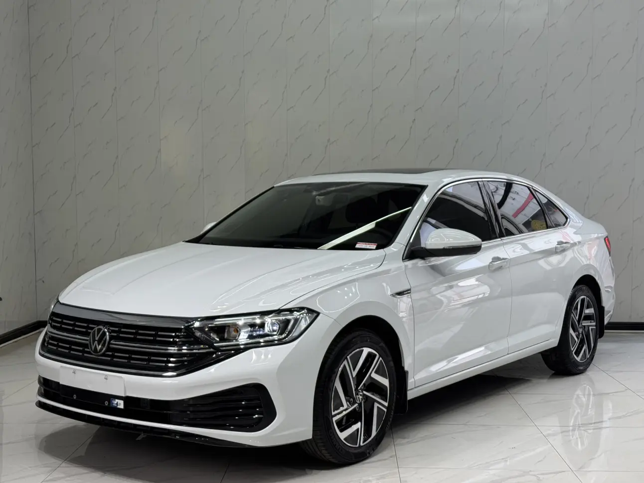 Volkswagen Sagitar  из Китая