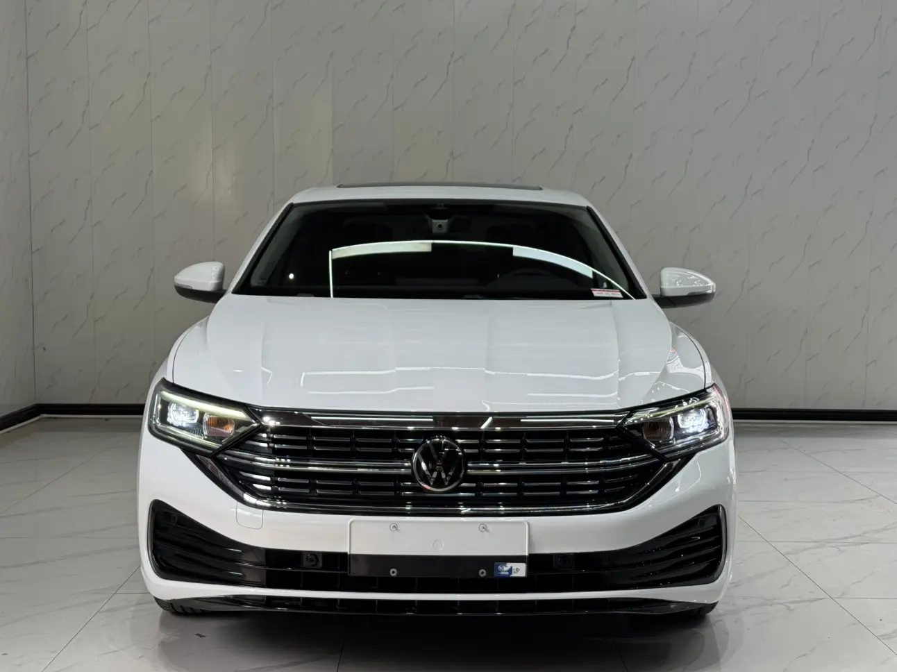 Volkswagen Sagitar  из Китая