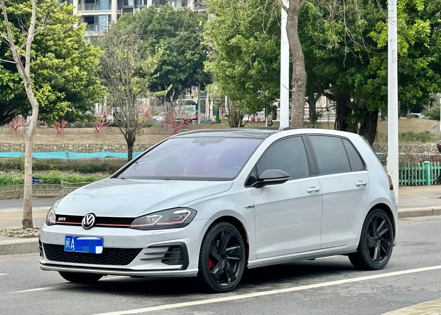 Volkswagen Golf GTI  из Китая