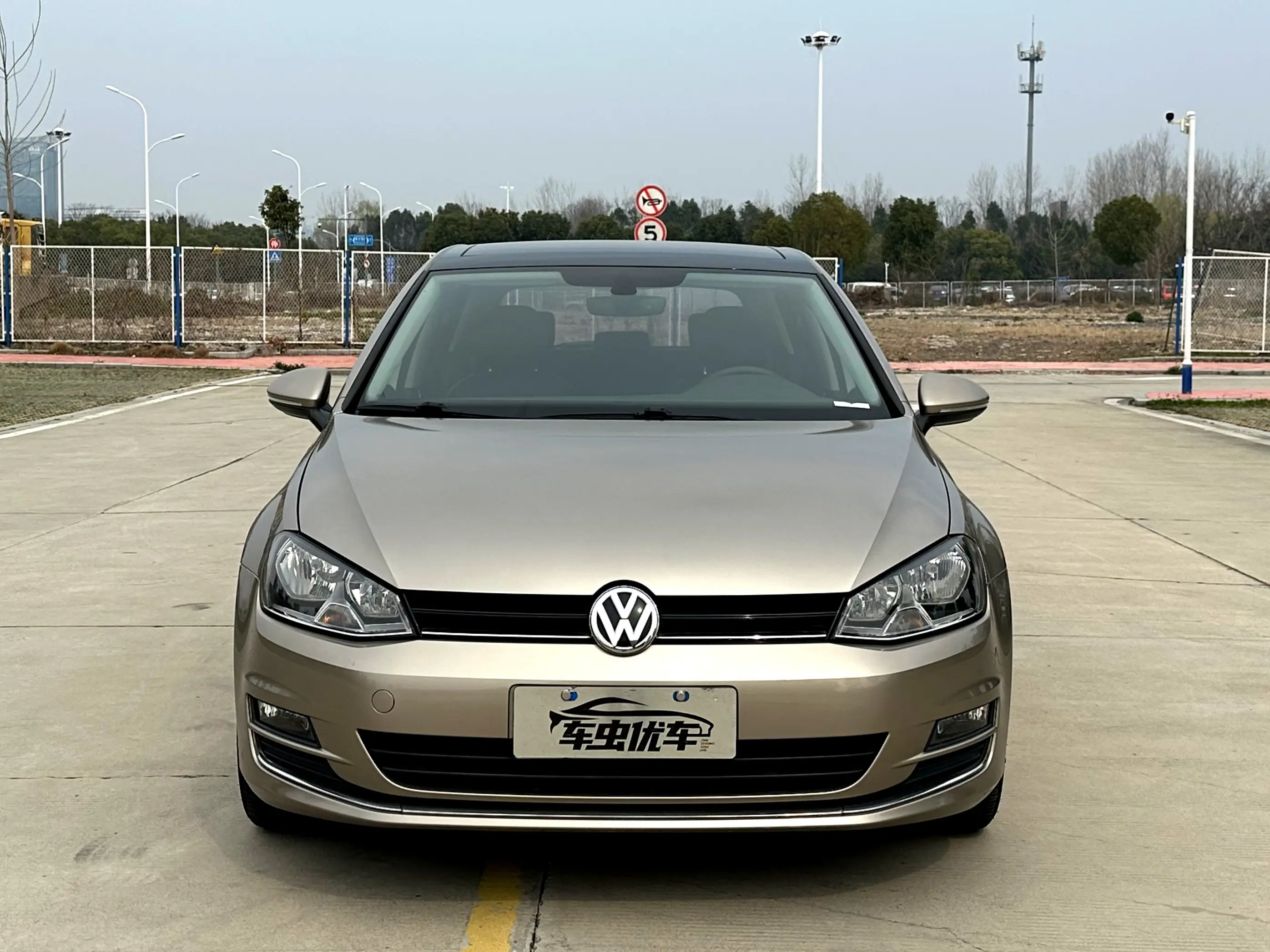 Volkswagen Golf  из Китая