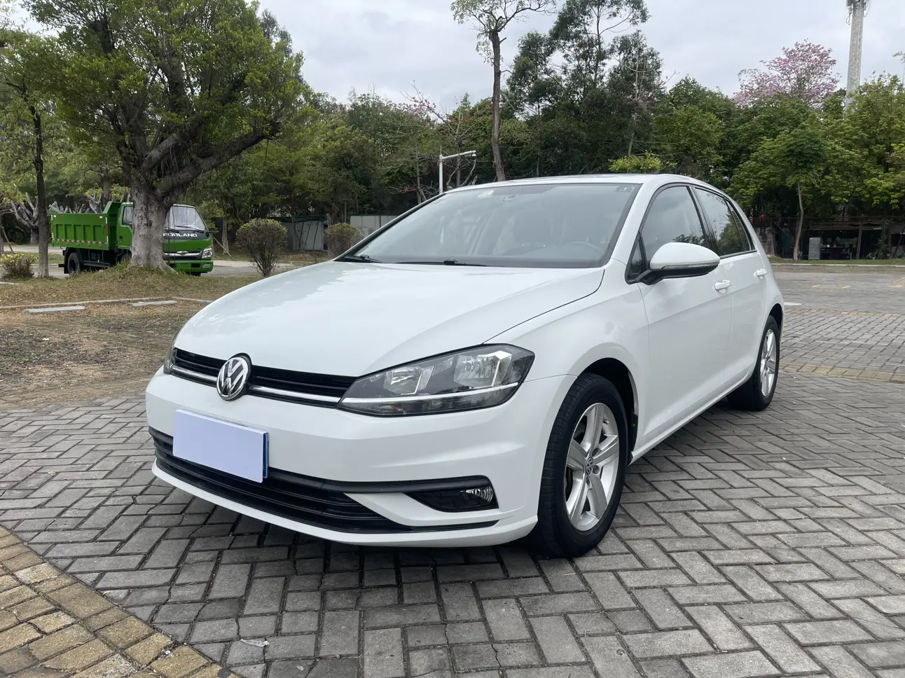 Volkswagen Golf  из Китая