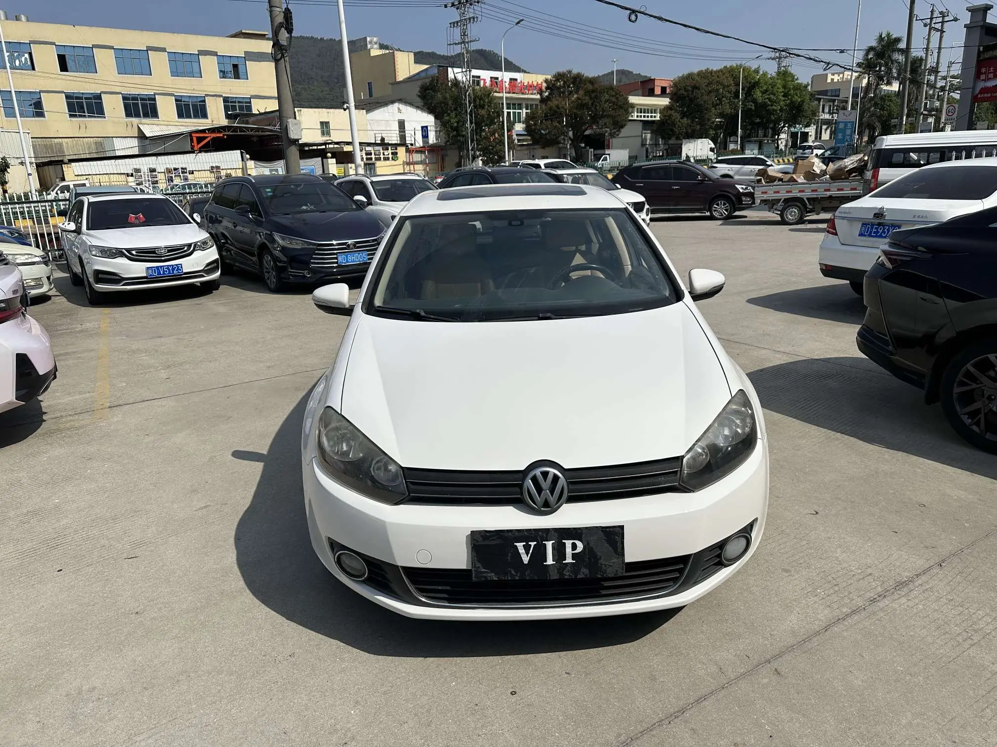 Volkswagen Golf  из Китая