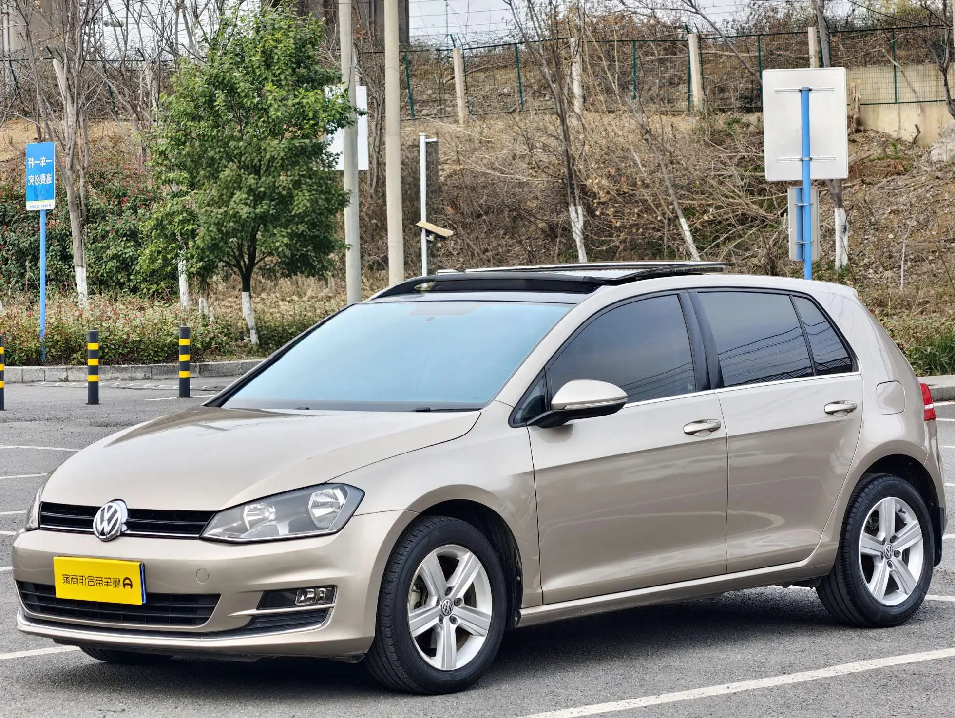 Volkswagen Golf  из Китая