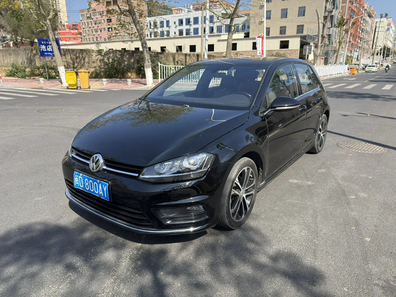 Volkswagen Golf  из Китая