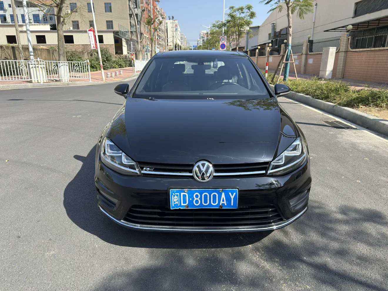 Volkswagen Golf  из Китая