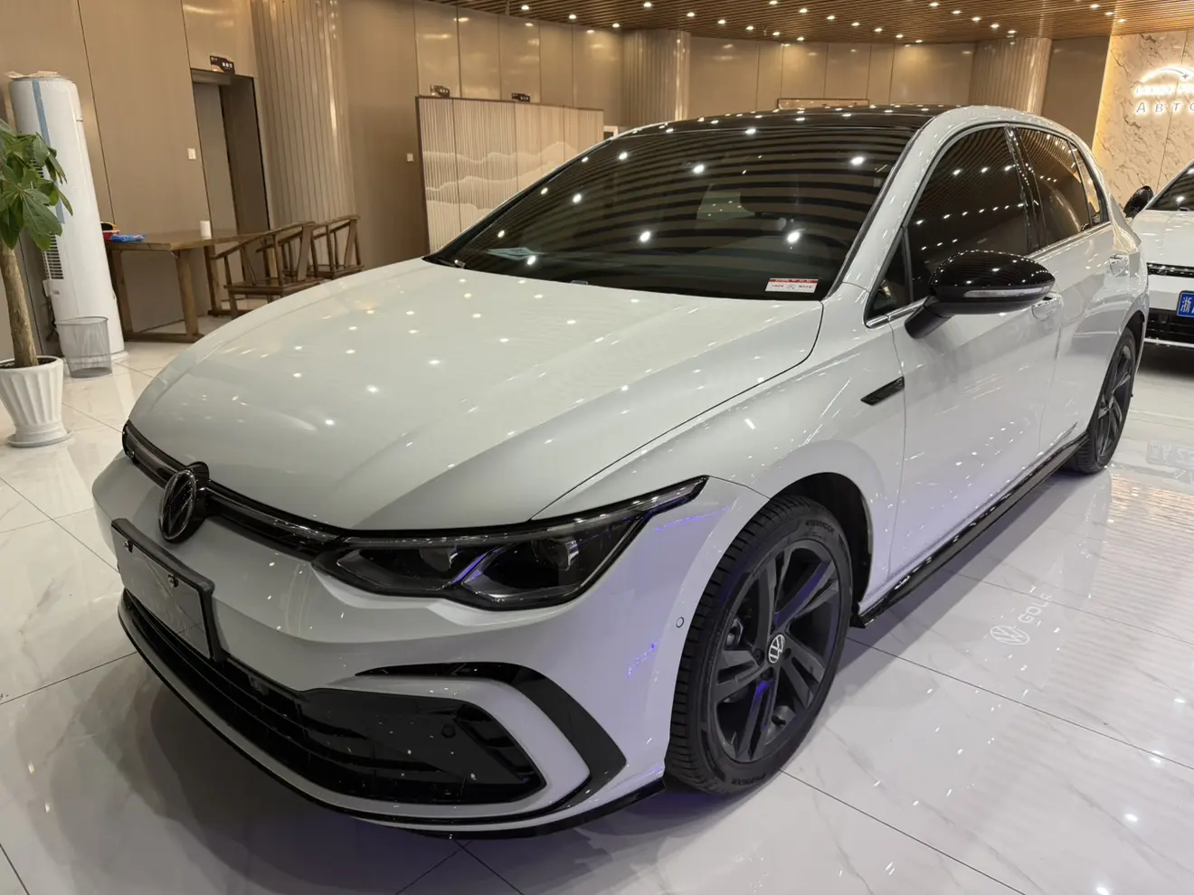 Volkswagen Golf  из Китая