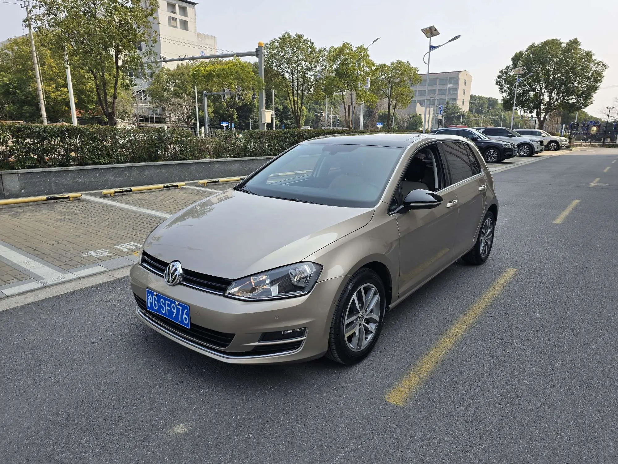 Volkswagen Golf  из Китая