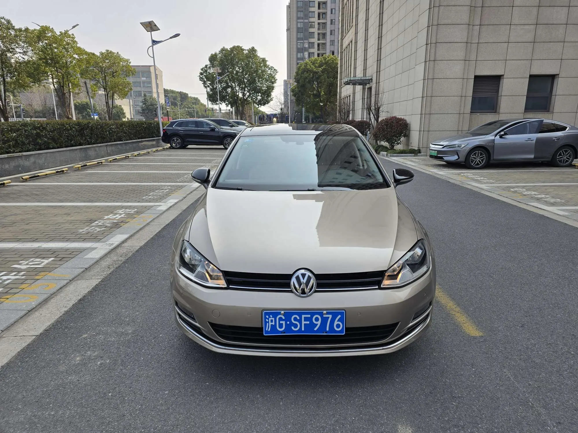 Volkswagen Golf  из Китая