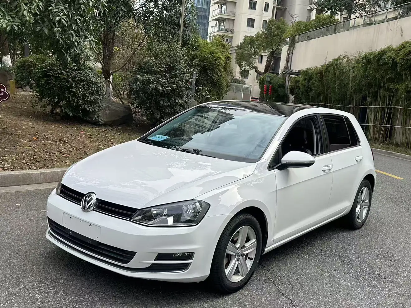 Volkswagen Golf  из Китая