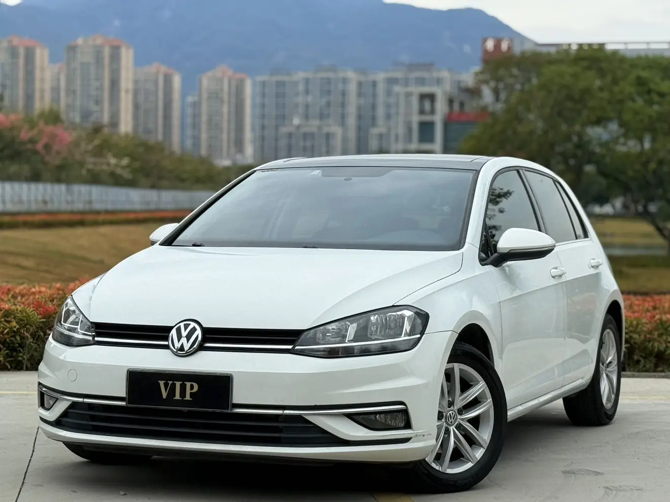 Volkswagen Golf  из Китая