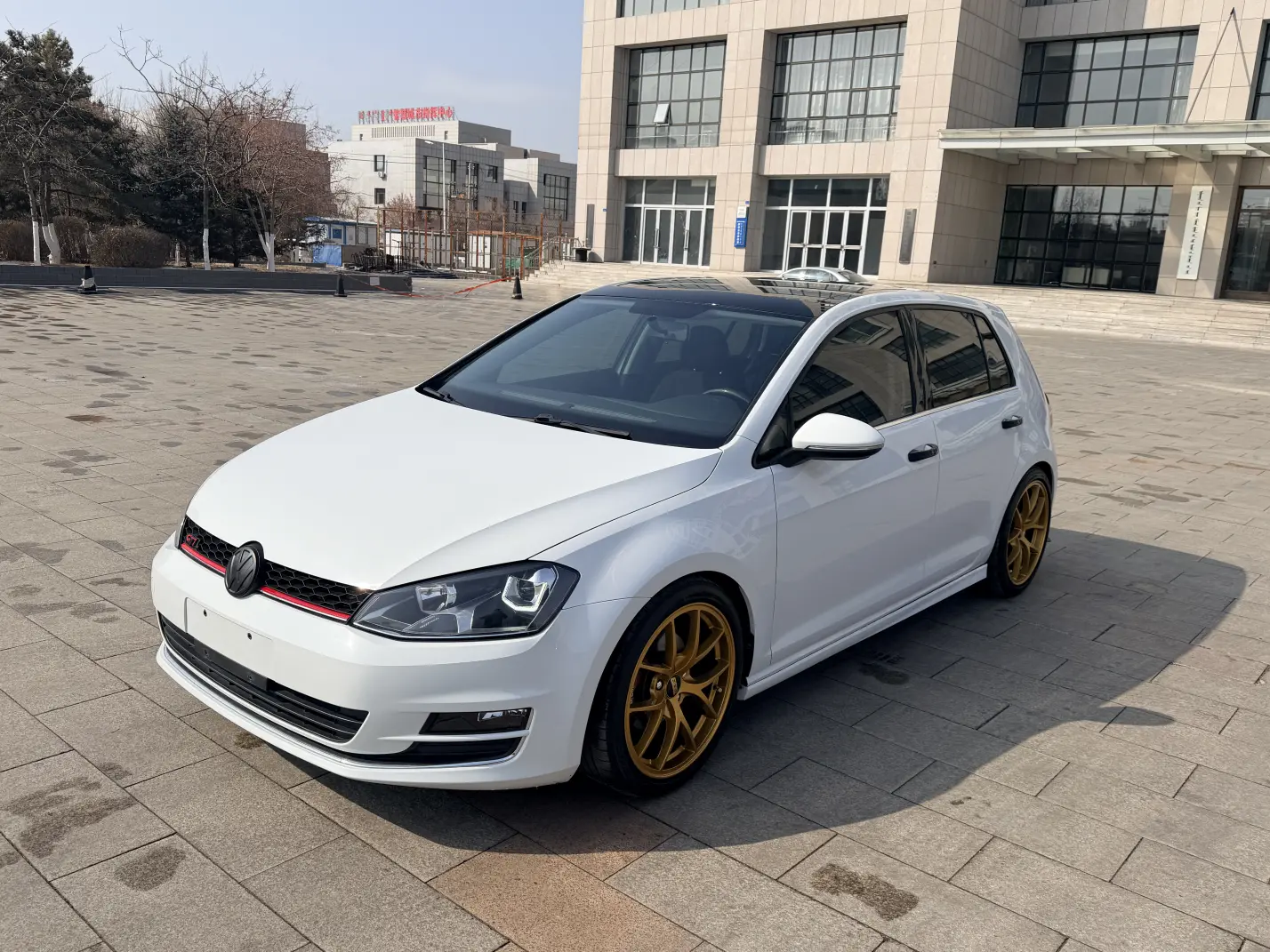 Volkswagen Golf  из Китая