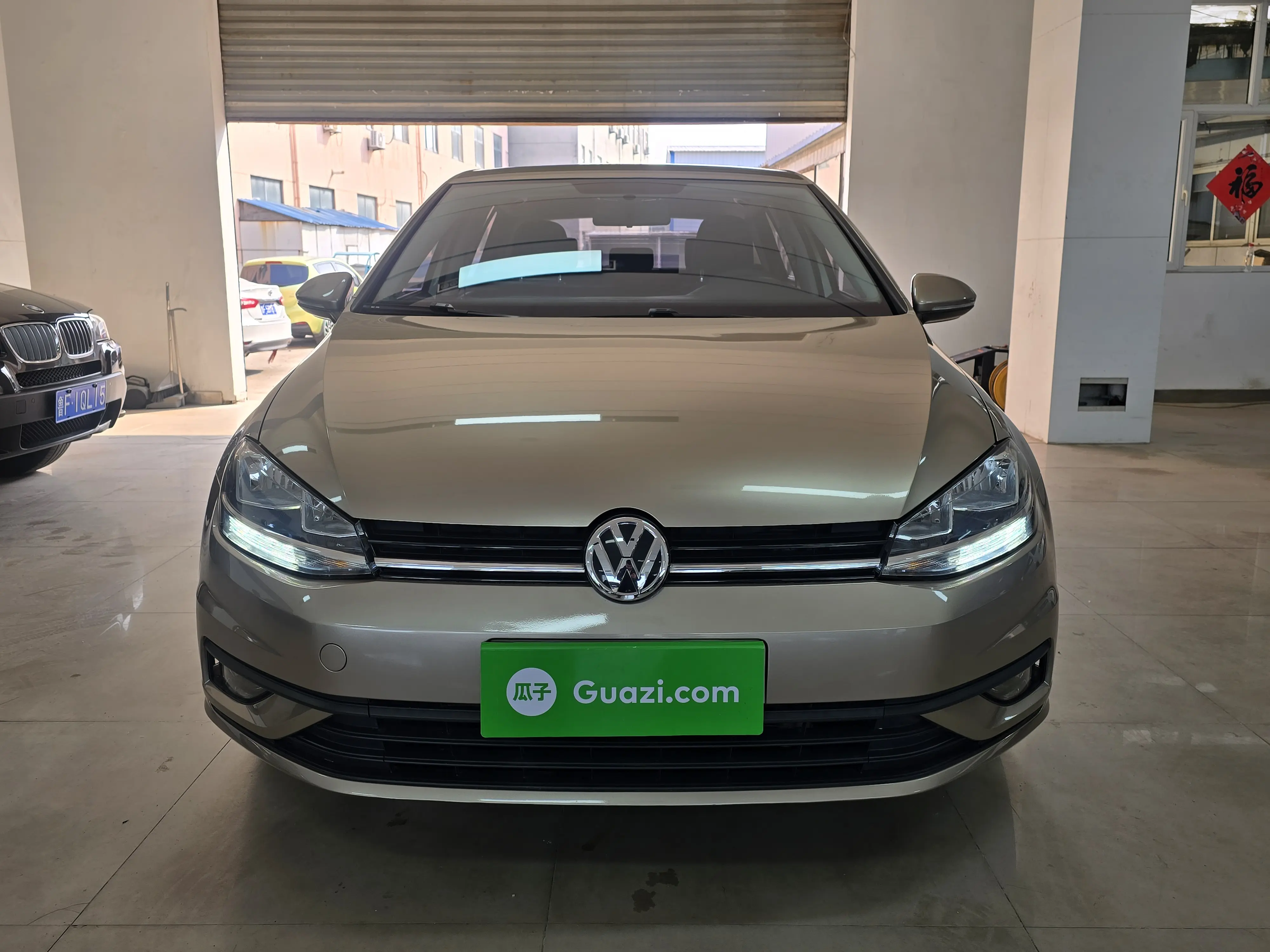 Volkswagen Golf  из Китая