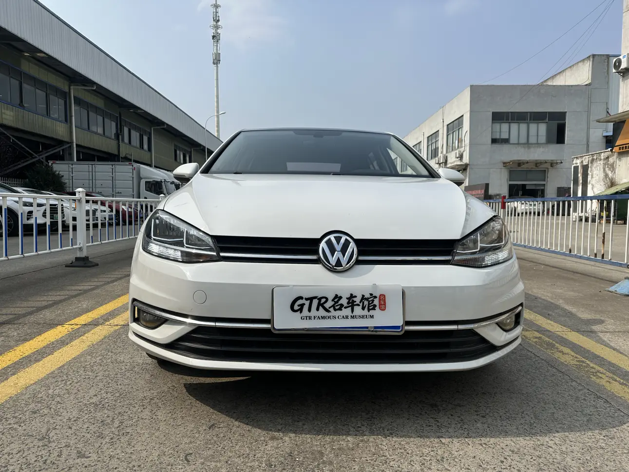 Volkswagen Golf  из Китая