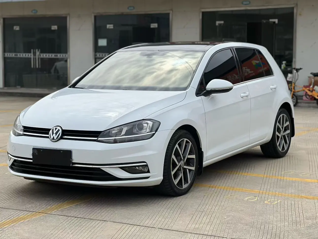 Volkswagen Golf  из Китая