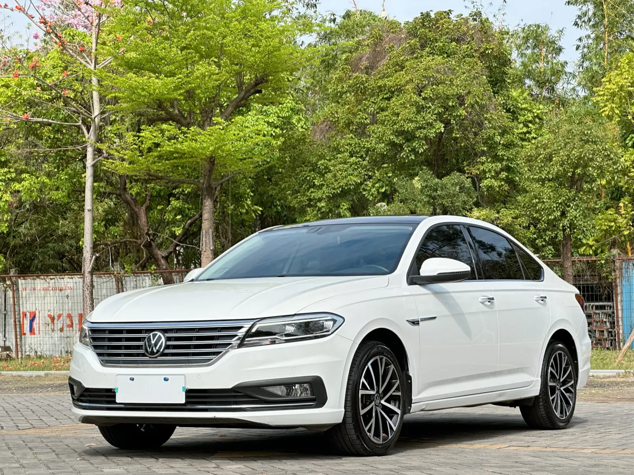 Volkswagen Lavida  из Китая