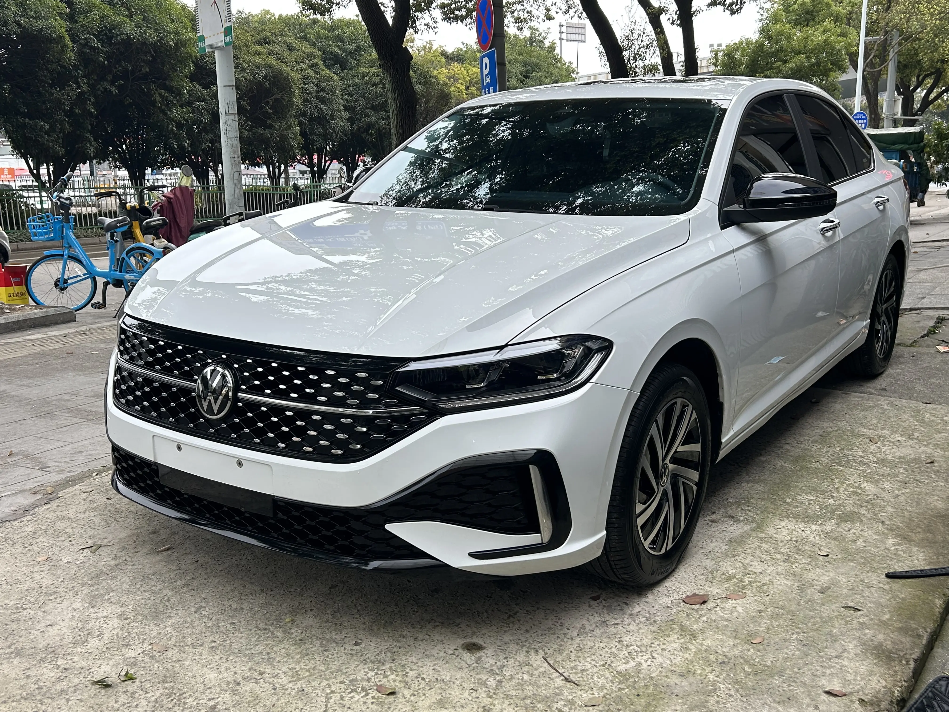 Volkswagen Lavida  из Китая