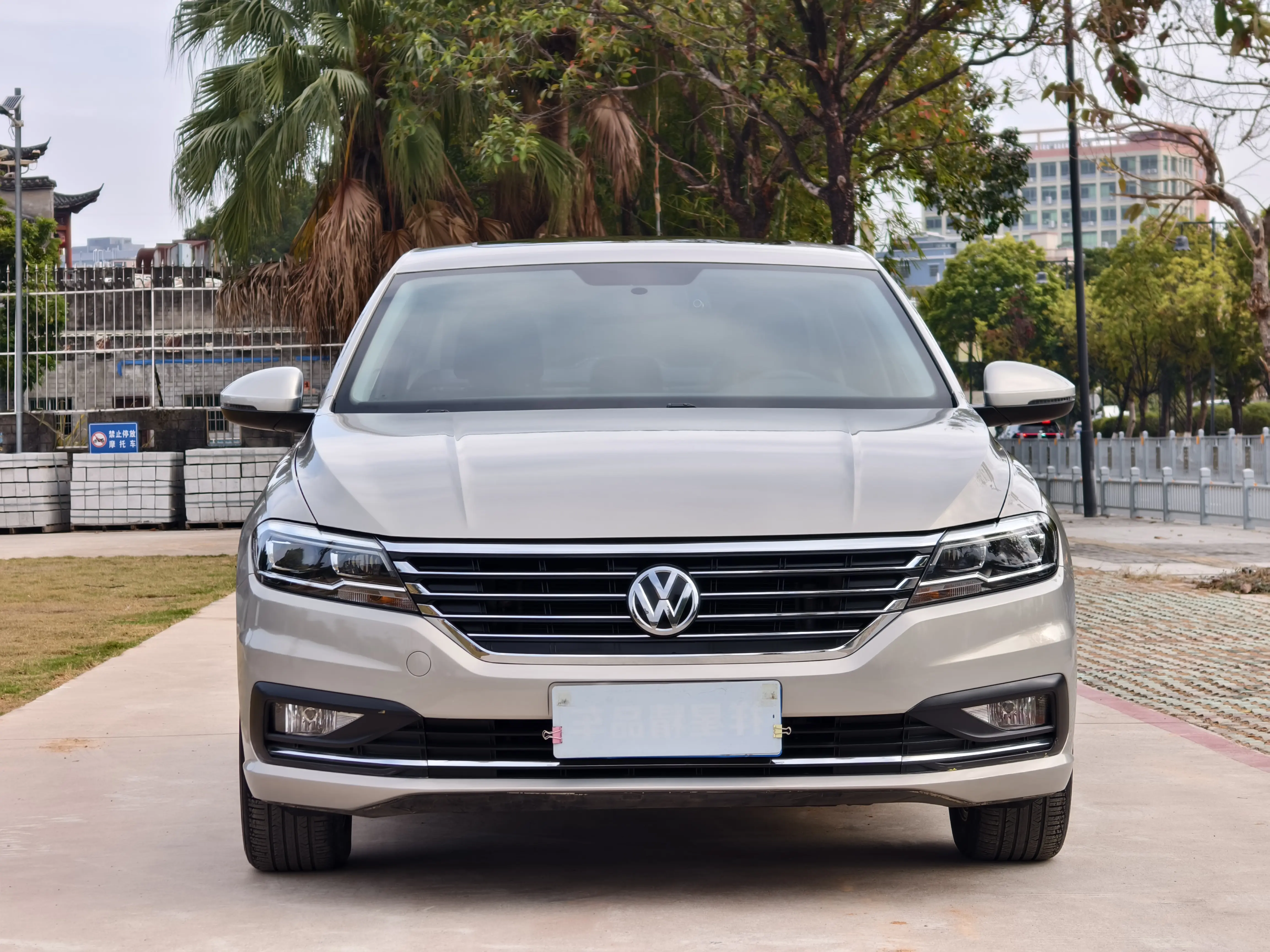 Volkswagen Lavida  из Китая