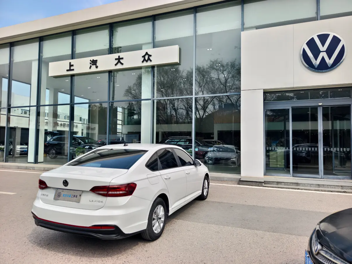 Volkswagen Lavida  из Китая
