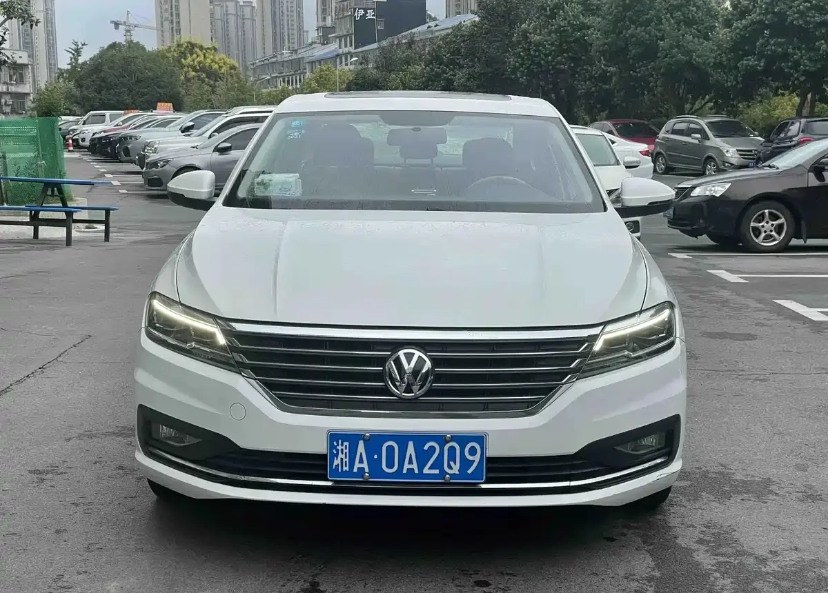 Volkswagen Lavida  из Китая