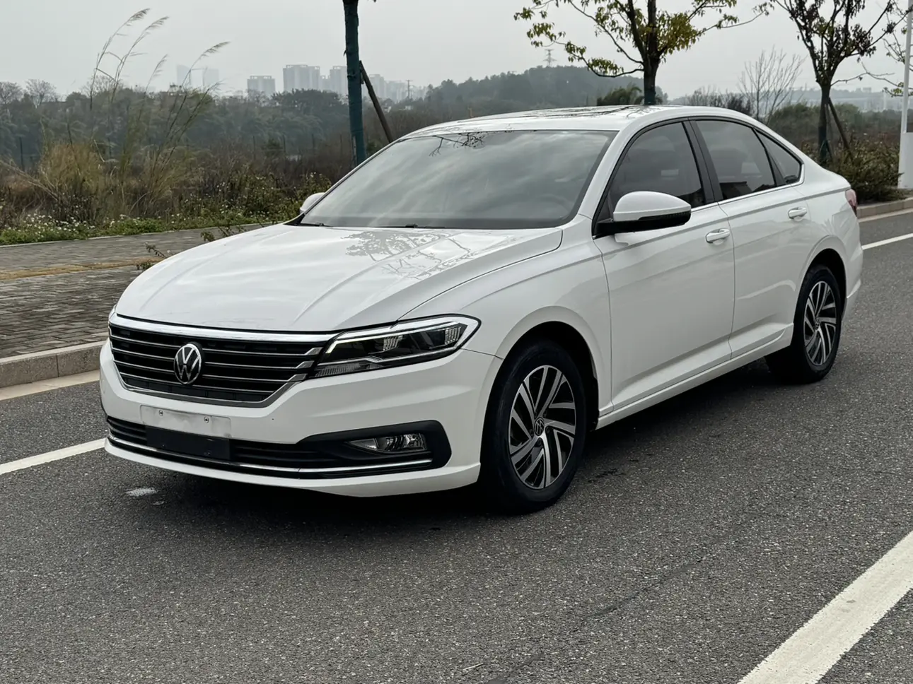 Volkswagen Lavida  из Китая