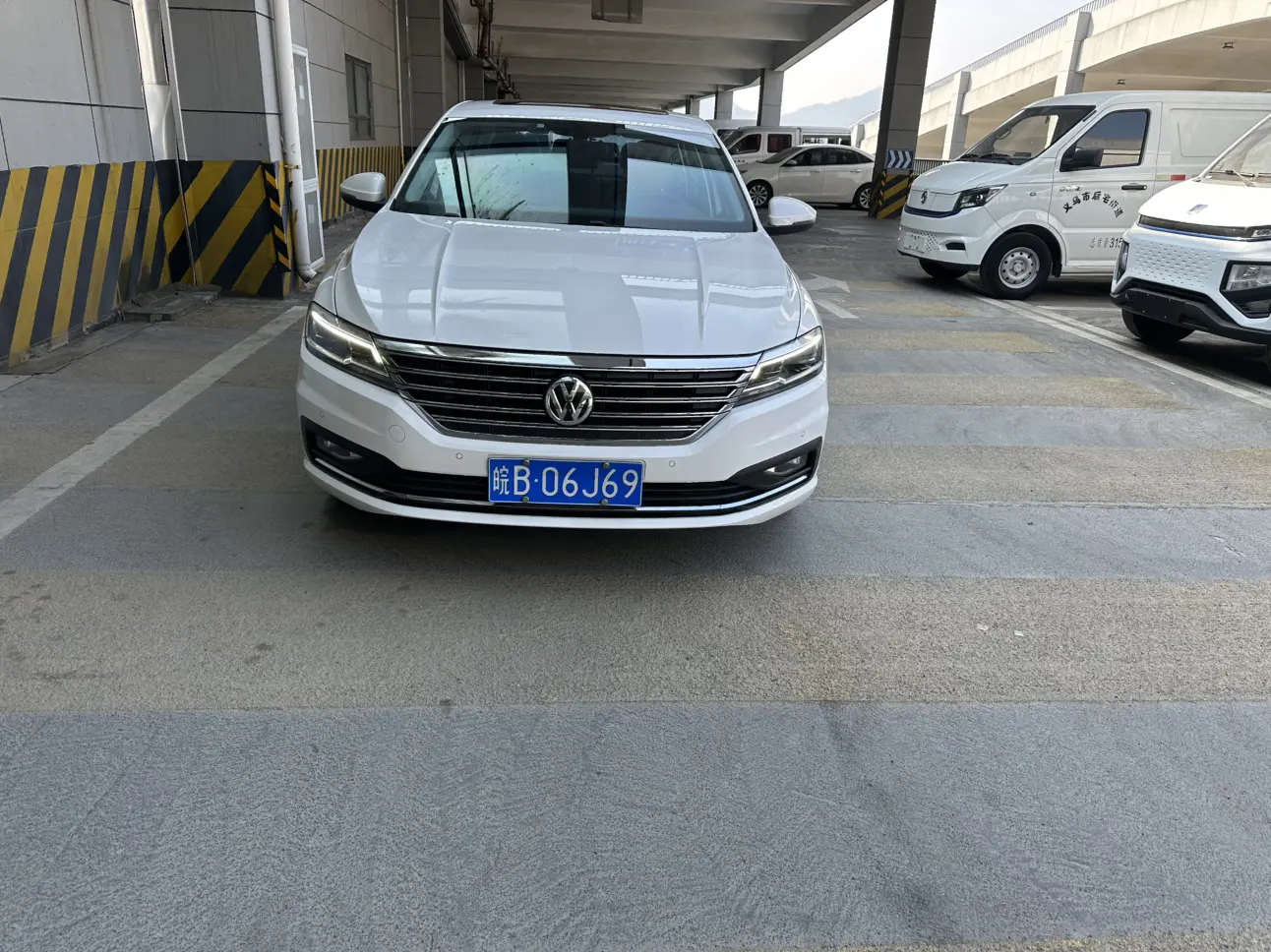 Volkswagen Lavida  из Китая