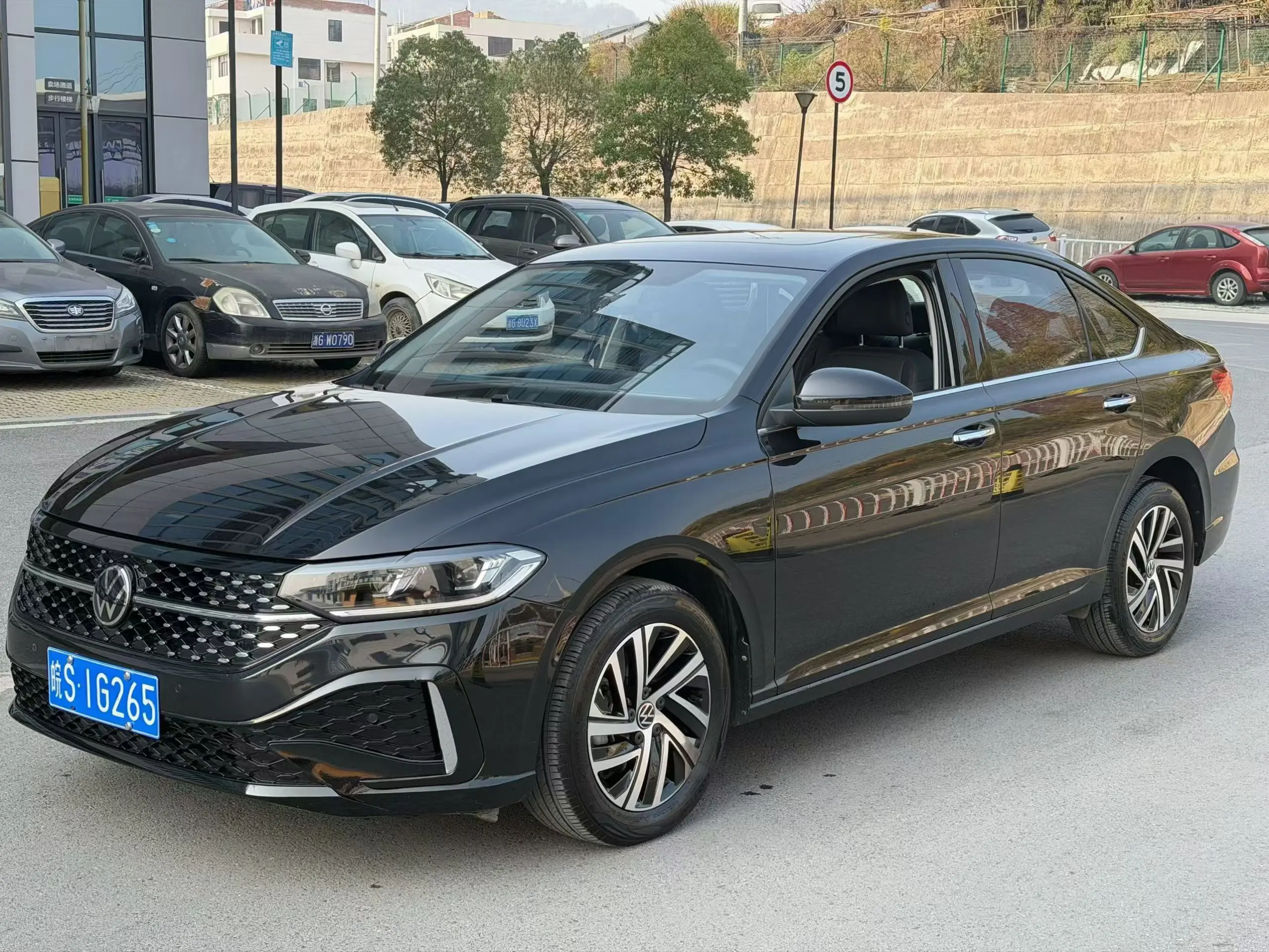 Volkswagen Lavida  из Китая