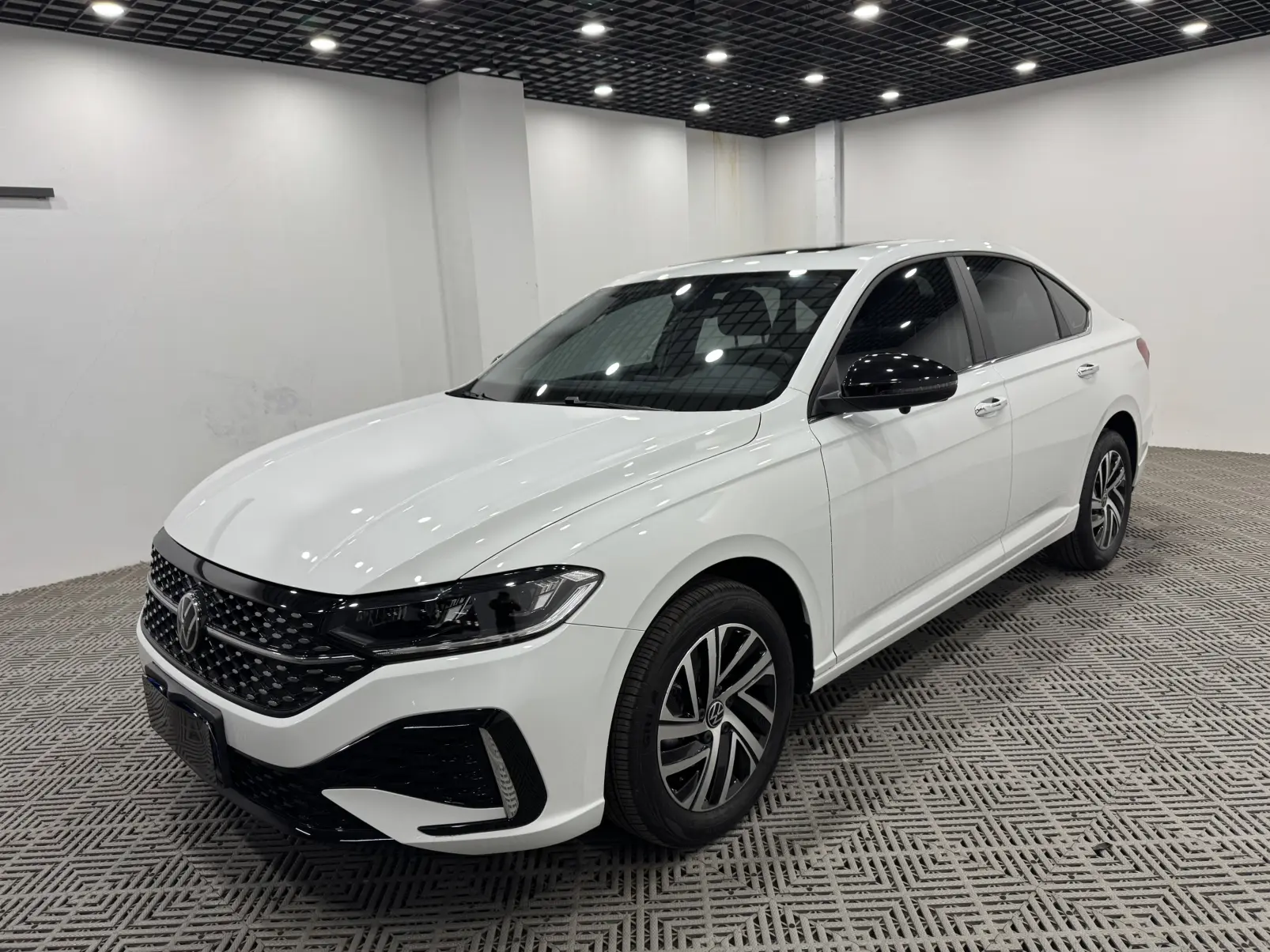 Volkswagen Lavida  из Китая