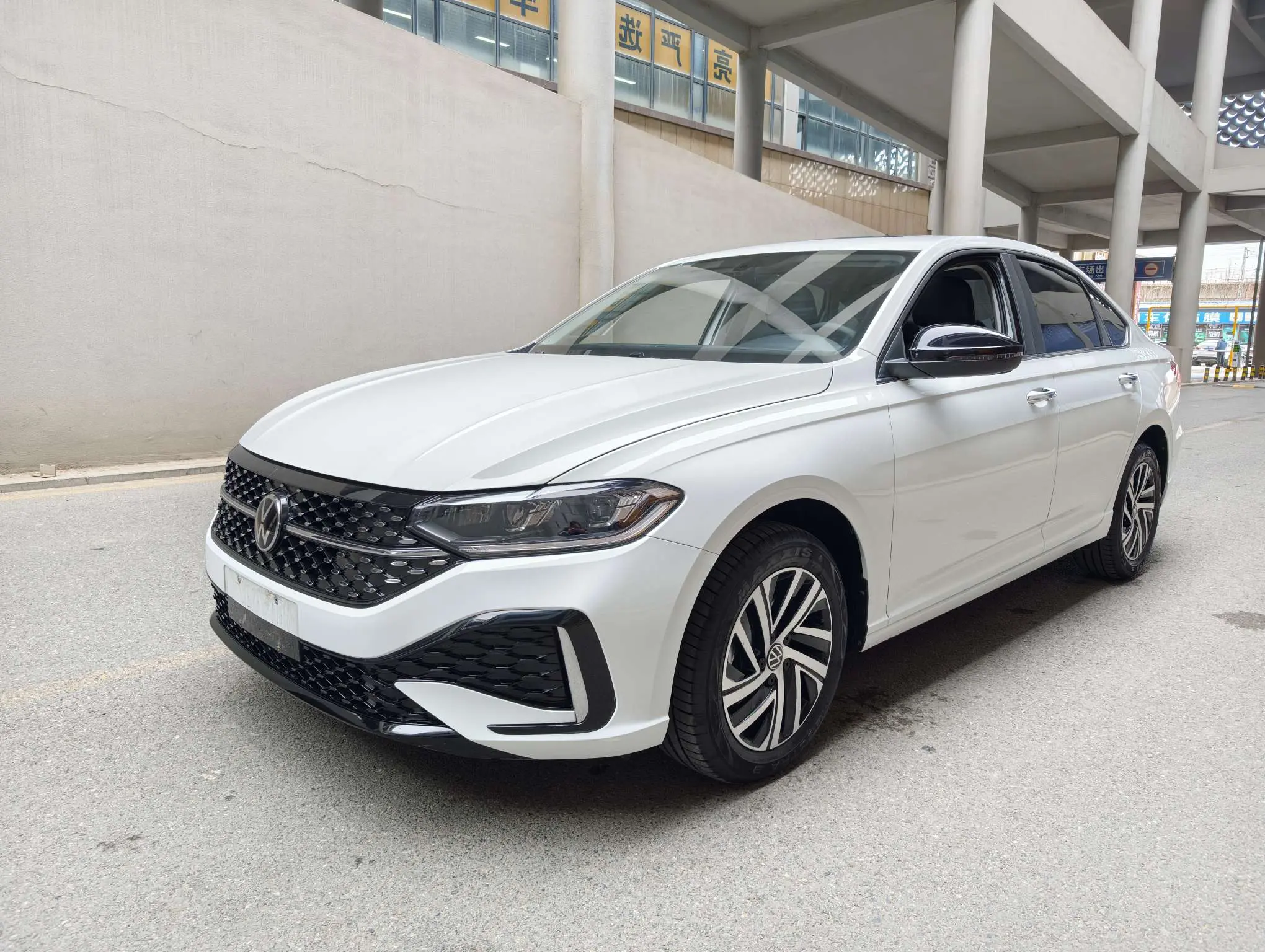 Volkswagen Lavida  из Китая