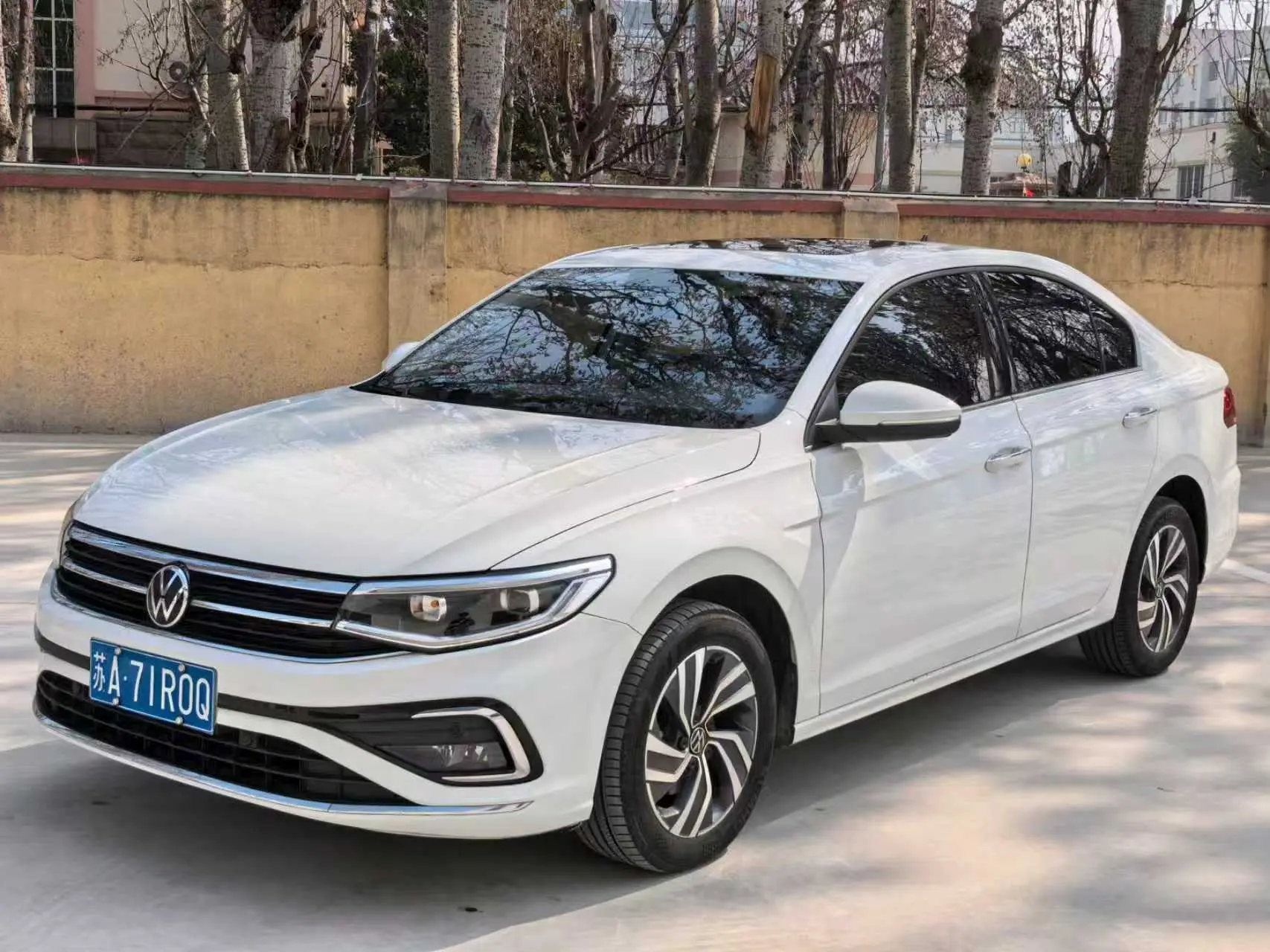 VOLKSWAGEN BORA