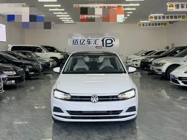 Volkswagen Polo  из Китая