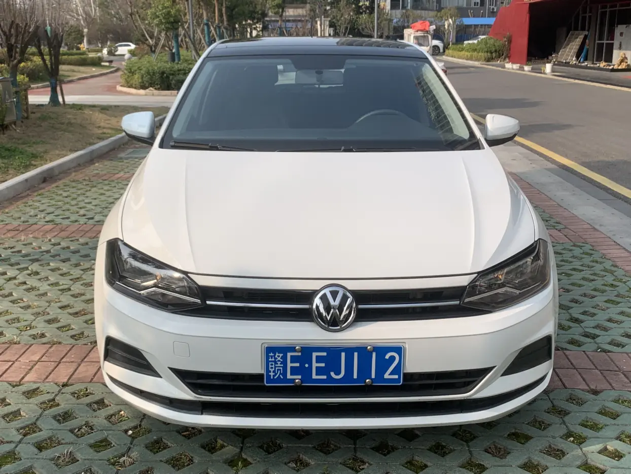Volkswagen Polo  из Китая