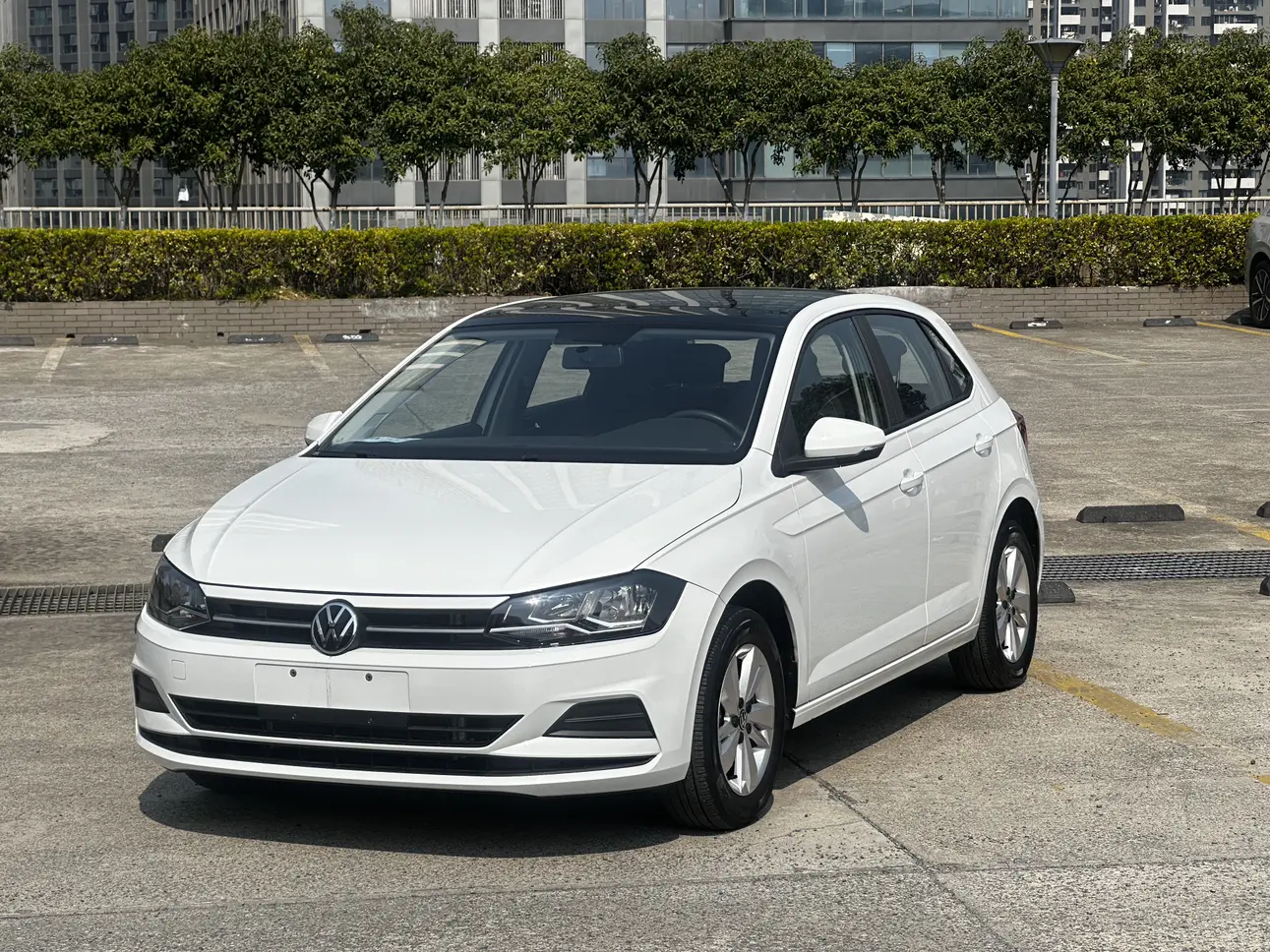 Volkswagen Polo  из Китая