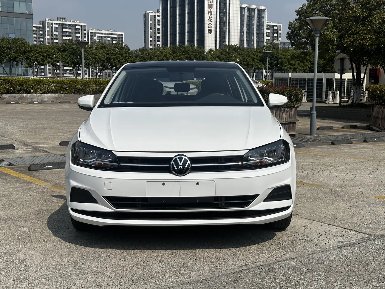 Volkswagen Polo  из Китая
