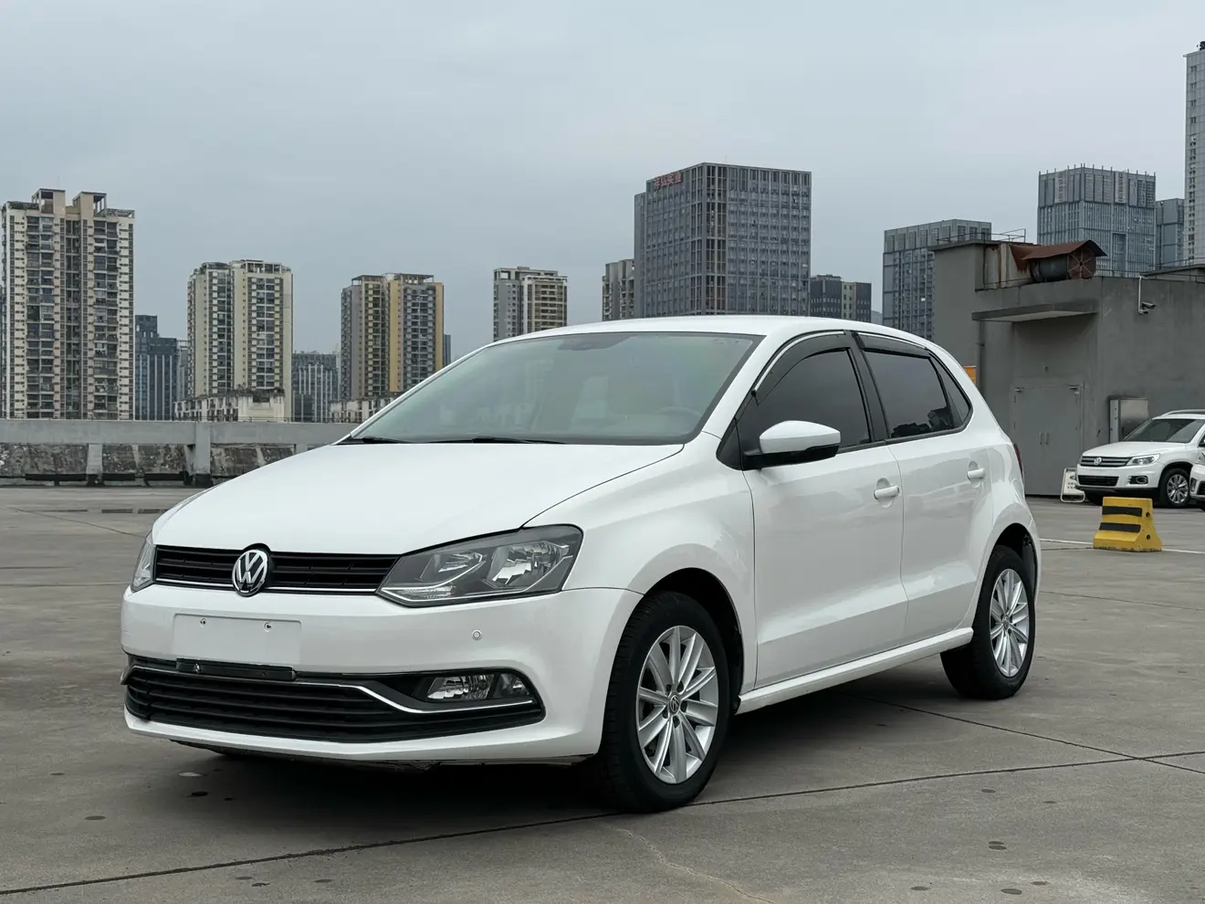 Volkswagen Polo  из Китая