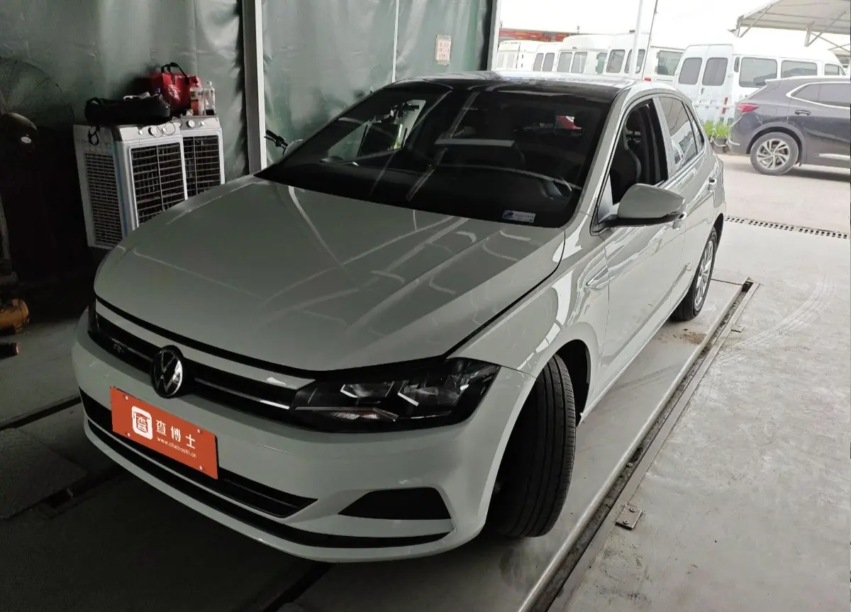 Volkswagen Polo  из Китая