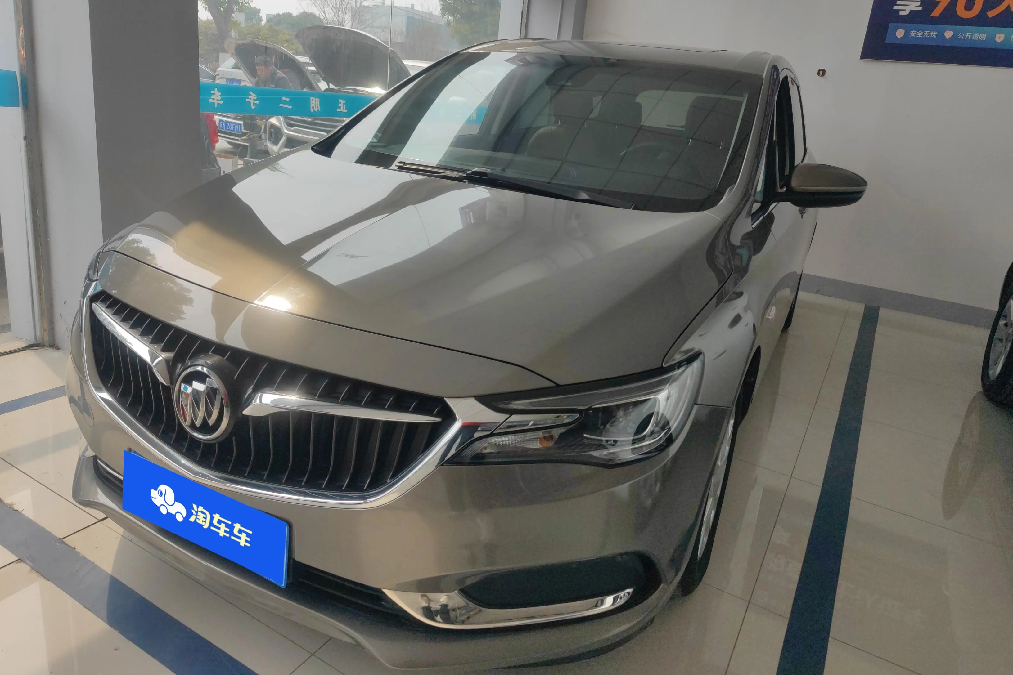 Buick GL6