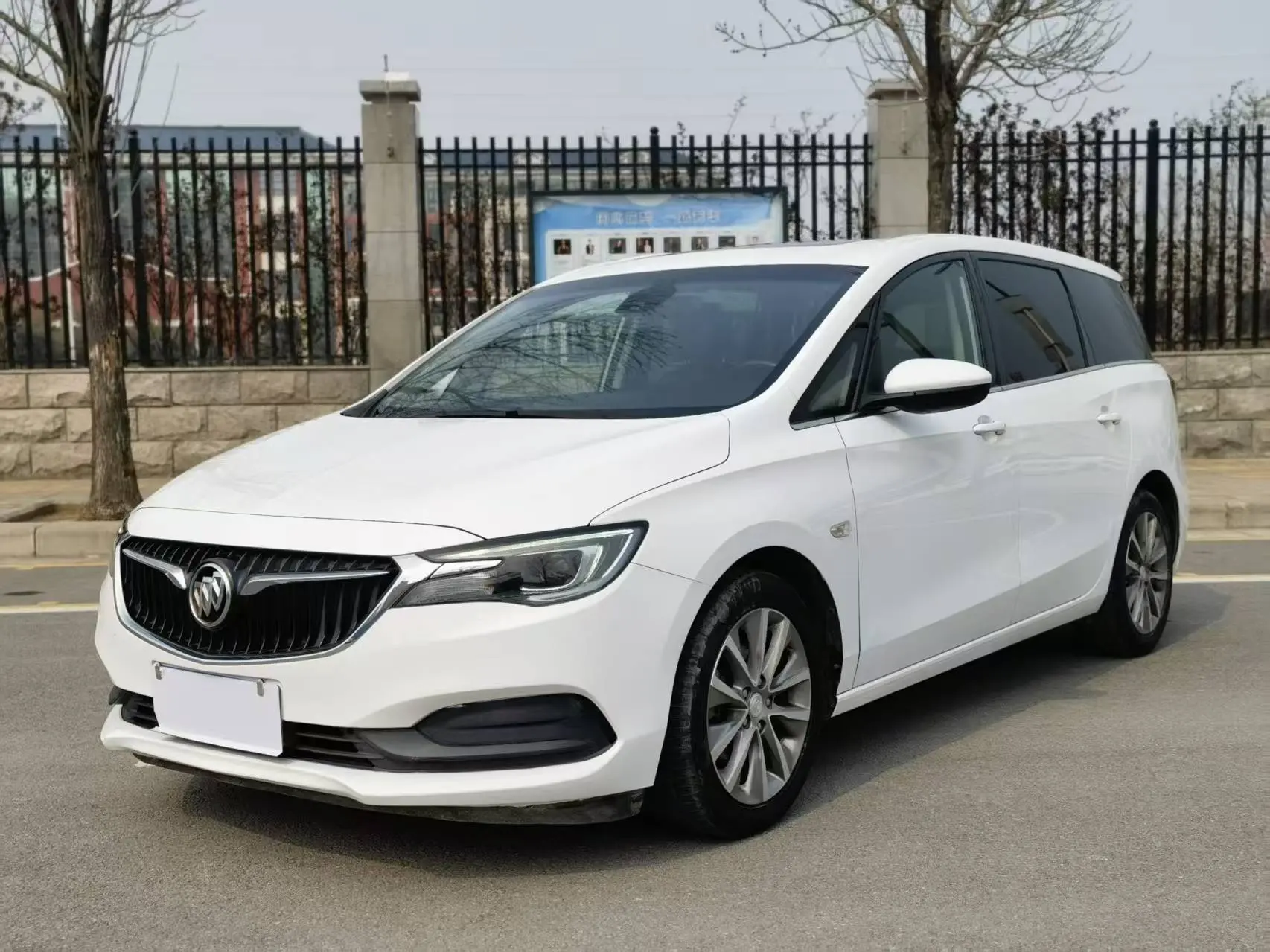 Buick GL6
