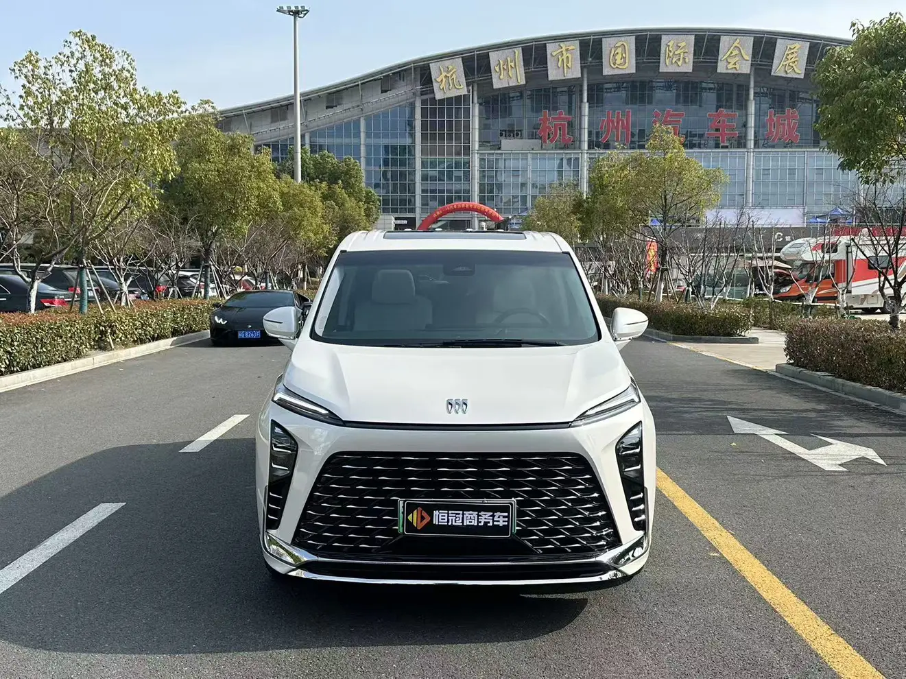 Buick GL8 PHEV  из Китая