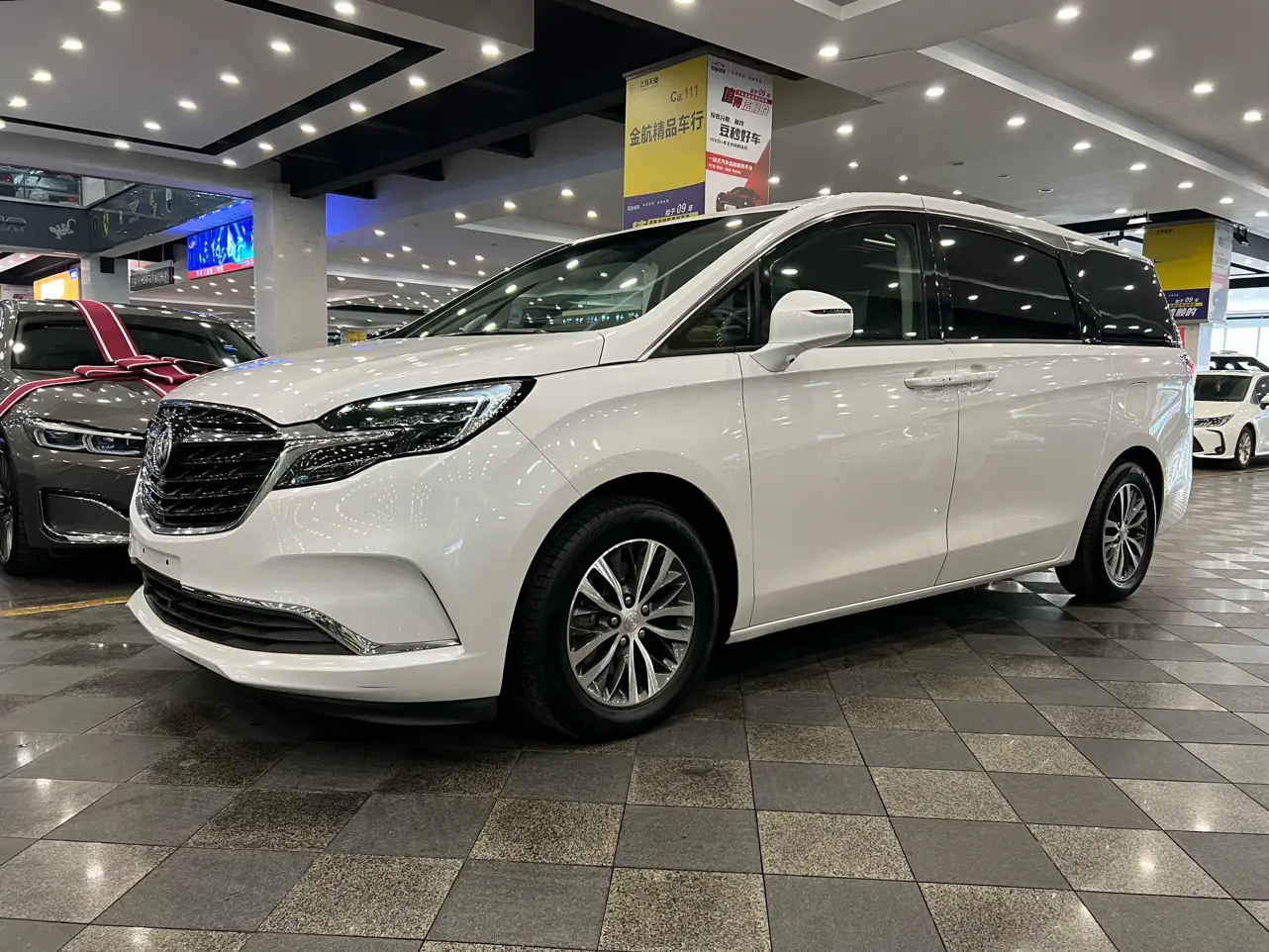 Buick GL8