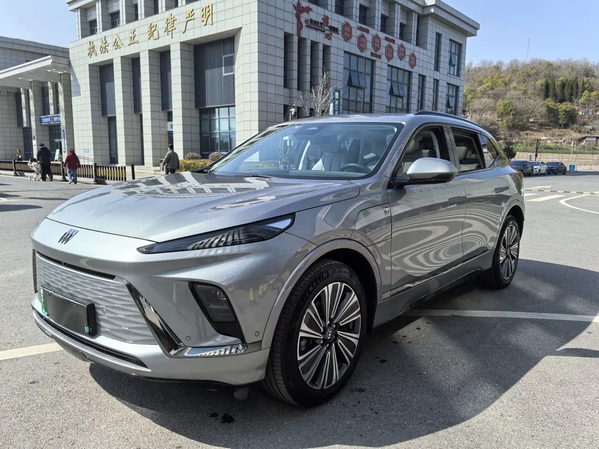 Buick E5  из Китая