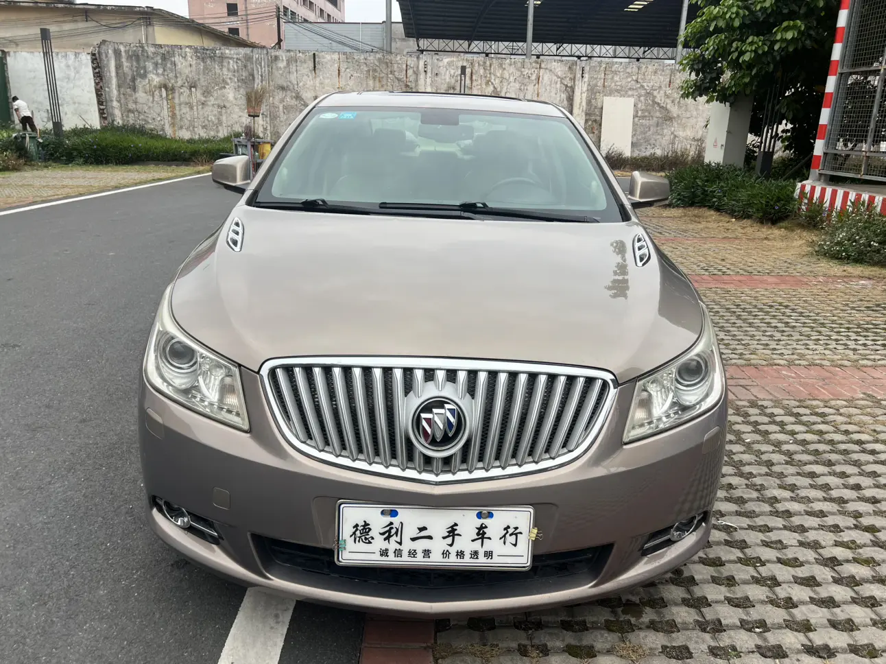 Buick LaCrosse  из Китая